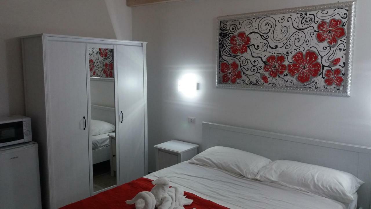 B&B Lady Jolanda 포르토 세자레오 외부 사진